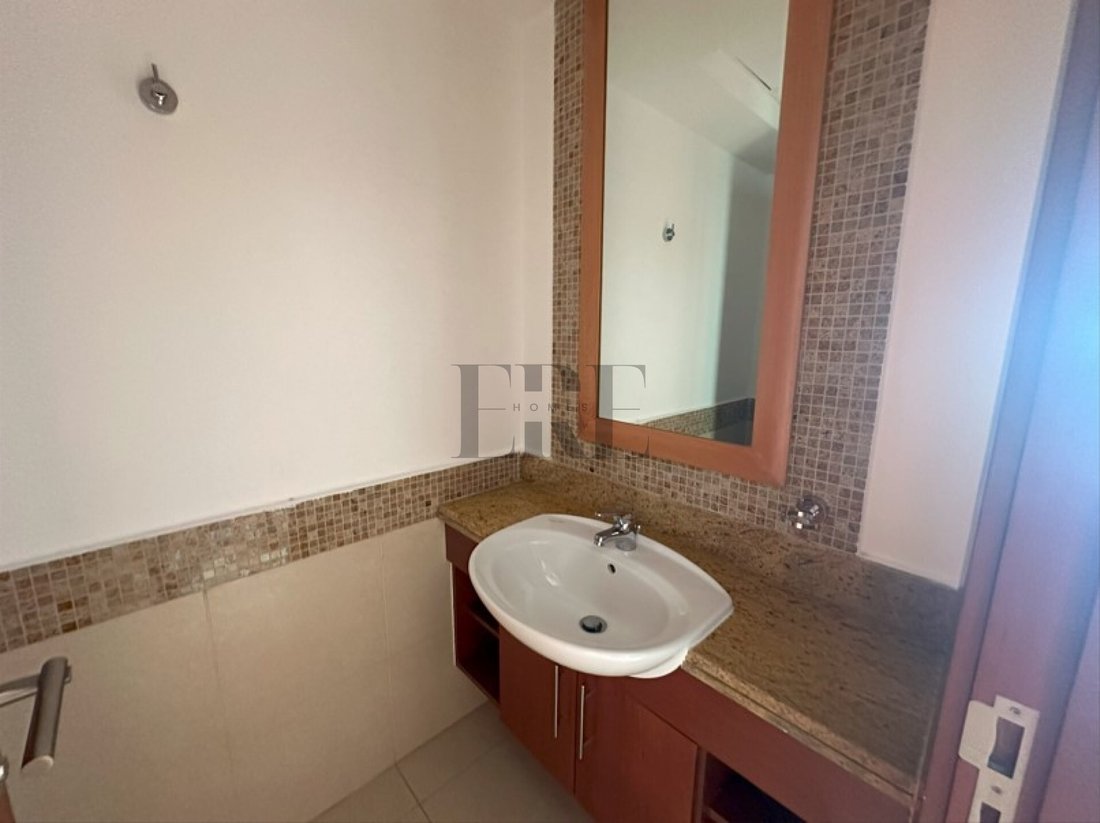 Golf Course View High Floor Renovated In Dubai, Dubai, United Arab