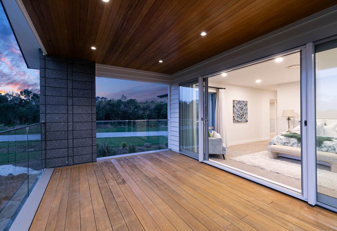 Huge Family Home With Endless In Dairy Flat, Auckland, New Zealand For