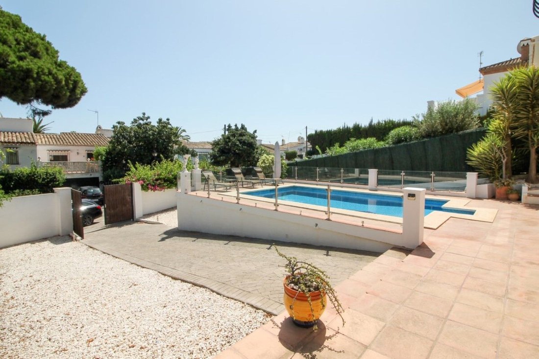 Villa Villa For Rent In El Chaparral, Málaga In Málaga, Andalusia
