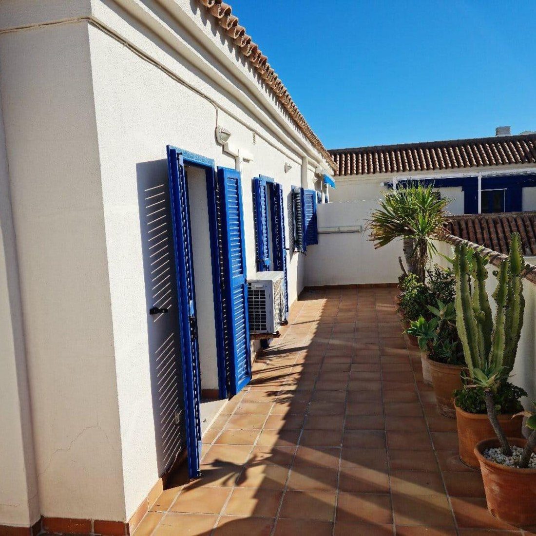 Apartment Apartamento For Rent In In San Luis De Sabinillas, Andalusia