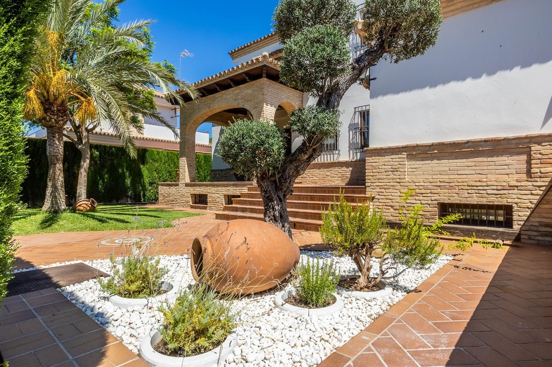 House in Casco Antiguo, Seville, Spain 4 - 14744749
