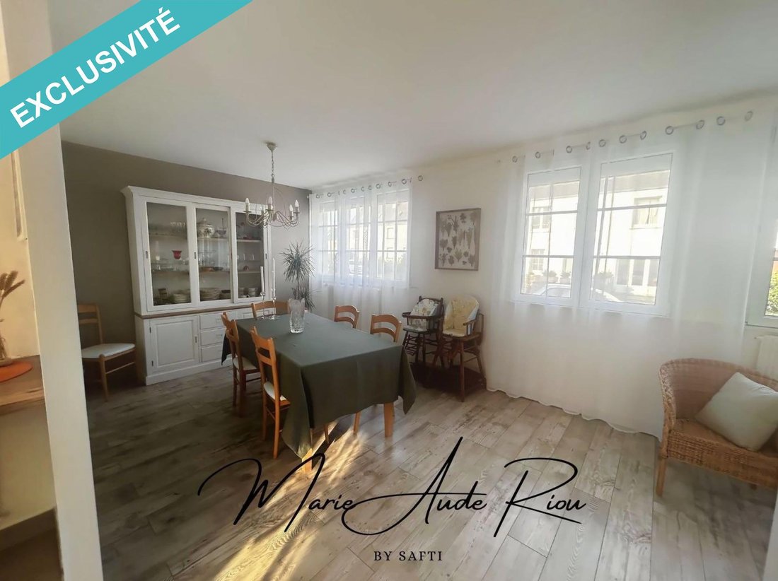 Maison Mitoyenne Avec Vue Exceptionnelle In Saint Pol De Léon, Brittany