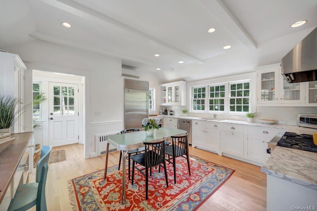 Vintage Stone And Shingle Colonial Home In Chappaqua, New York, United