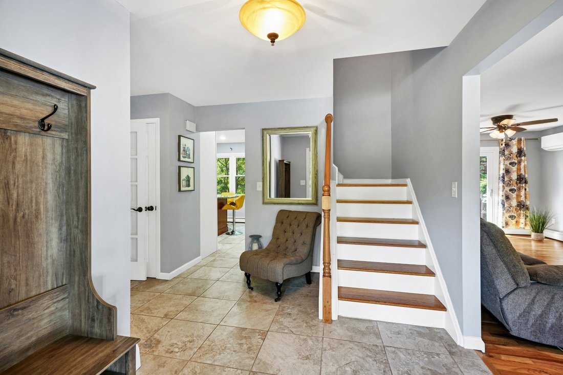 Beautifully Updated Home In Long Valley, New Jersey, United States For