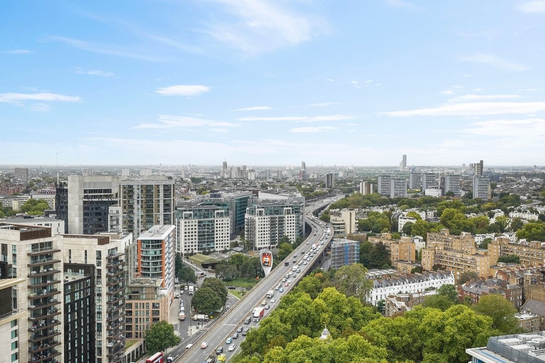 Fantastic 3 Bedroom Apartment In The Luxury In London, England, United