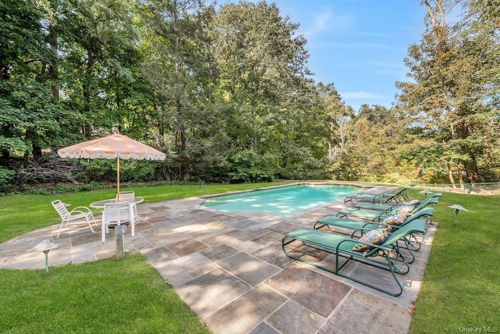 Vintage Stone And Shingle Colonial Home In Chappaqua, New York, United