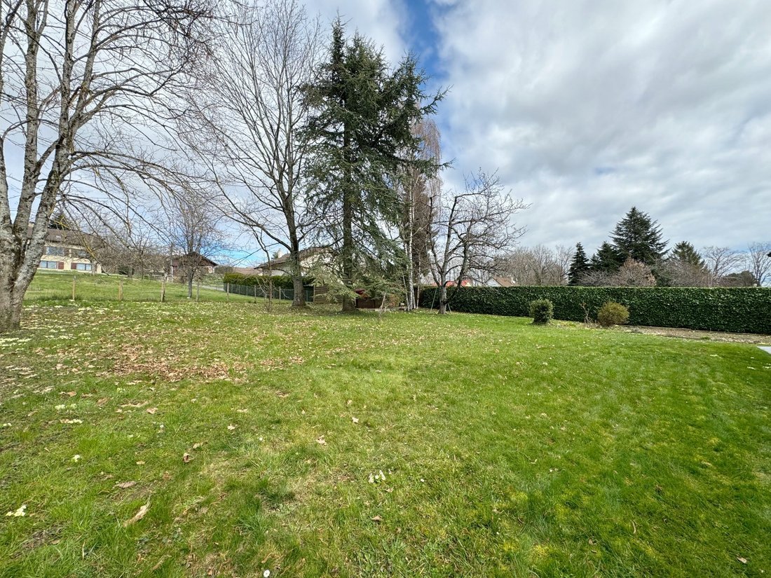 Sauverny Individuelle In Sauverny, Auvergne Rhône Alpes, France For