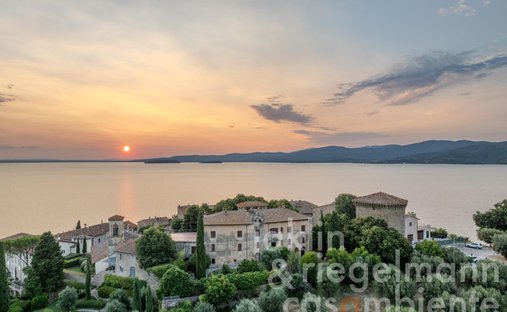 Estate in Magione, Umbria, Italy 1