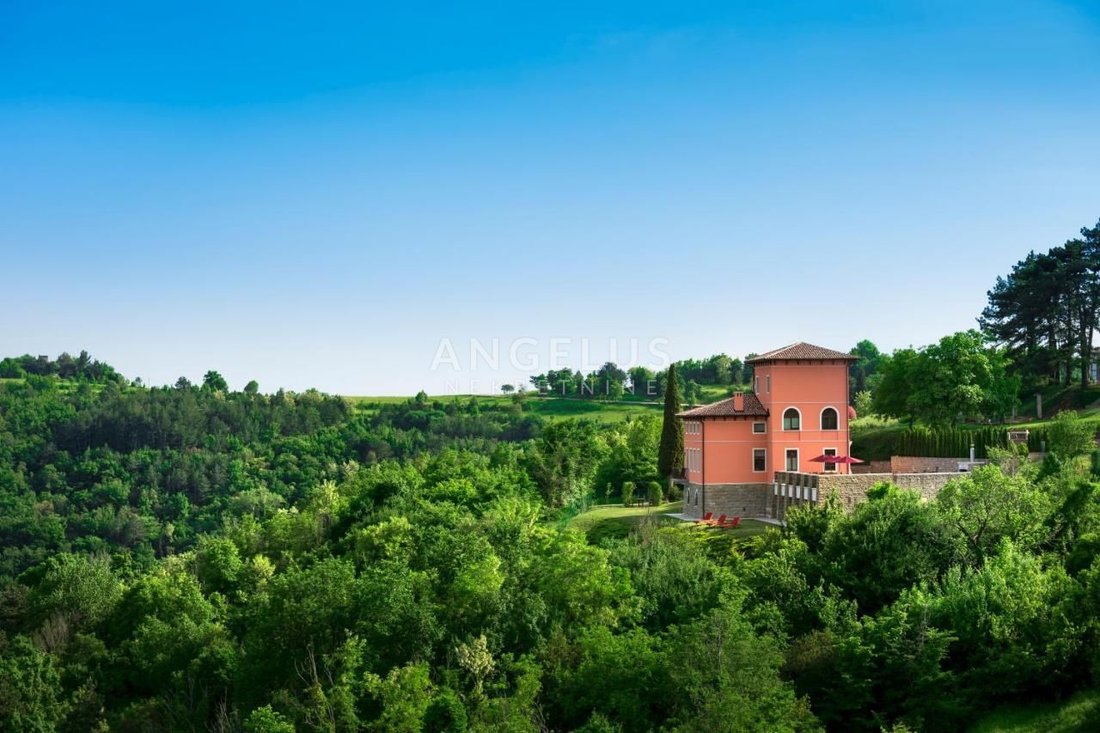 Villa in Oprtalj, Istria County, Croatia 2 - 14746424