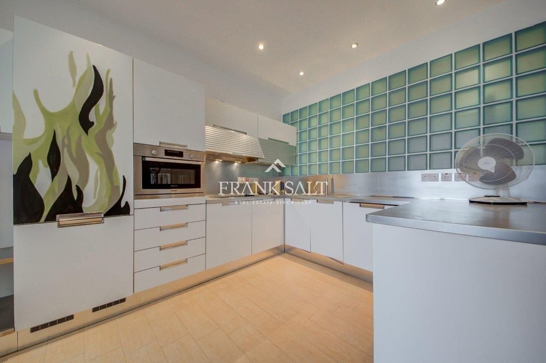 Apartment In Portomaso 04 Sliema, St Julians Zone In Saint Julian's