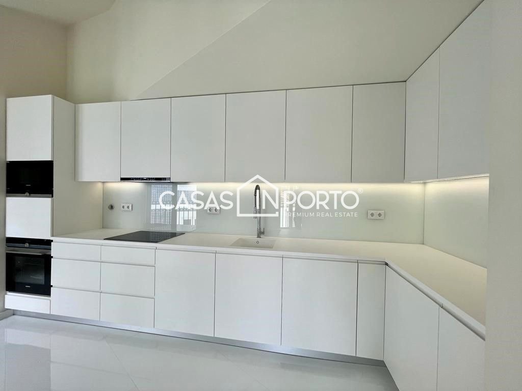Apartment in Cedofeita, Santo Ildefonso, Se, Miragaia, Sao Nicolau e Vitoria, Porto District, Portugal 5 - 14746128