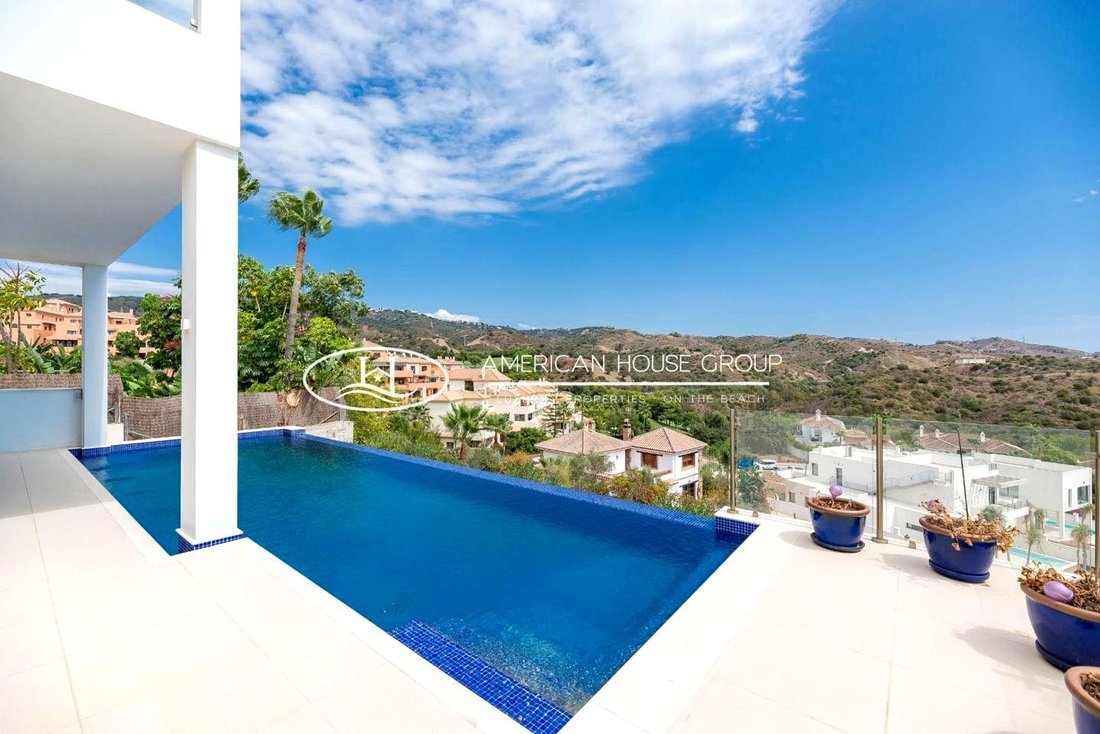 Chalet in Marbella, Andalusia, Spain 3 - 14743906