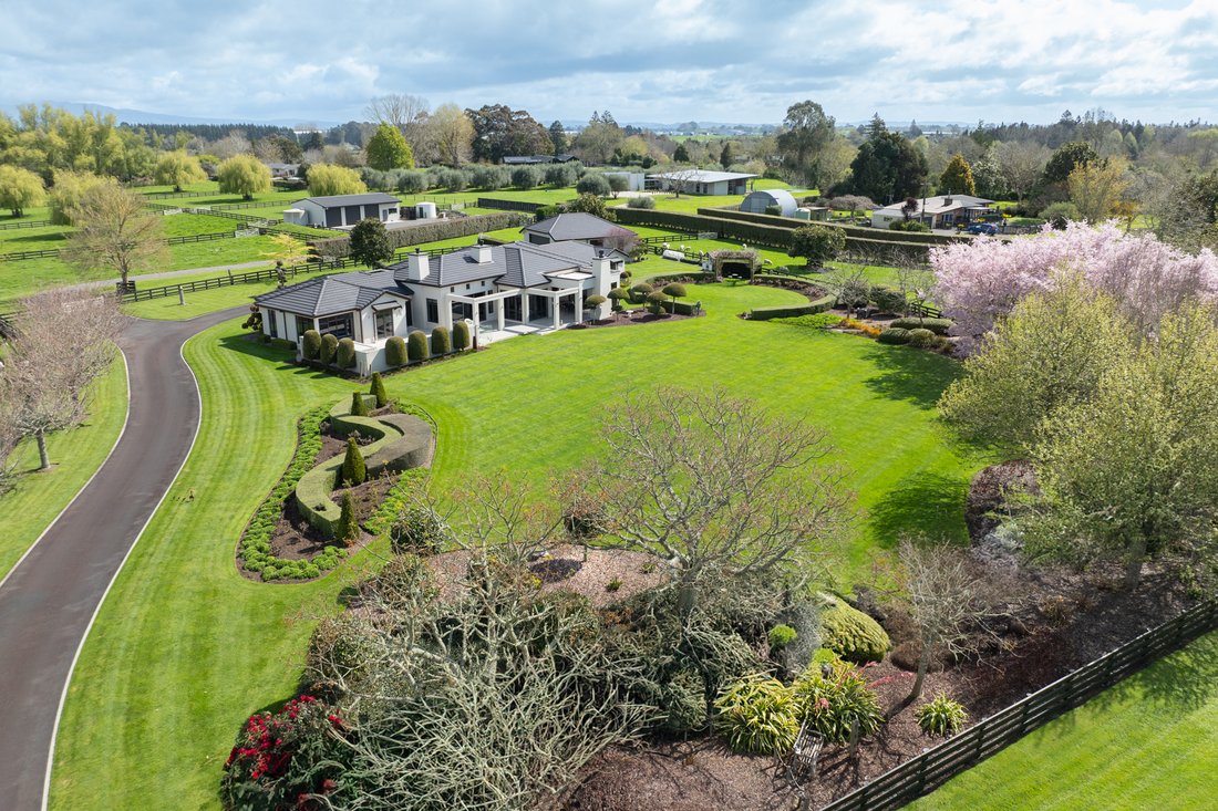 In A Class Of Its Own In Tamahere, Waikato, New Zealand For Sale (14747293)