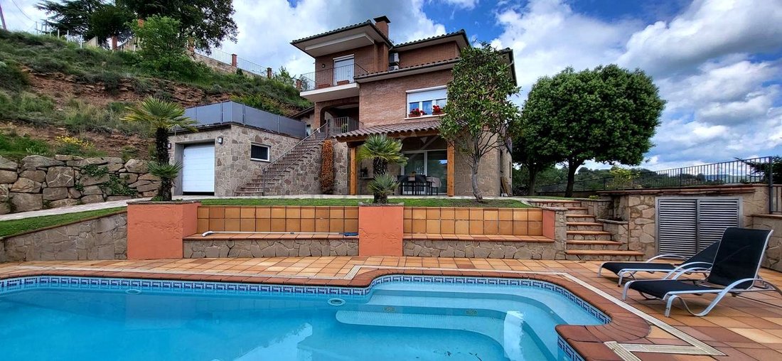 Chalet in Olost, Catalonia, Spain 2 - 14748614