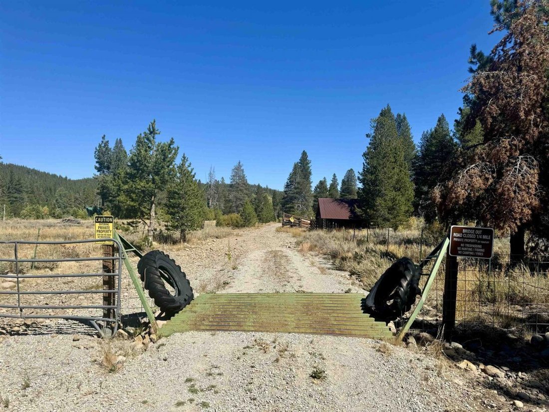A Remarkable 450 Acre Property In Sierraville, California, United