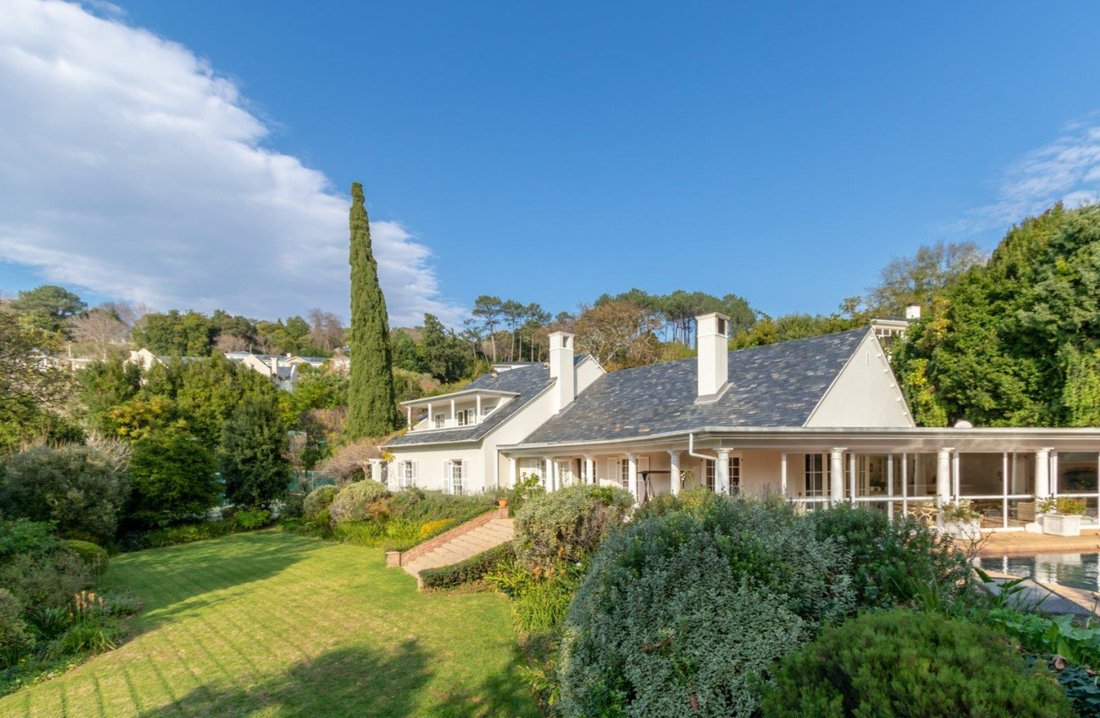 Family Oasis With Stunning Views In Cape Town, Western Cape, South