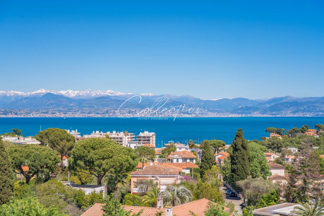 Villa in Antibes, Provence-Alpes-Côte d'Azur, France 2 - 14748680