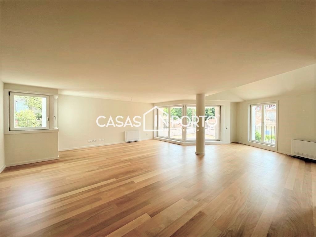 Apartment in Cedofeita, Santo Ildefonso, Se, Miragaia, Sao Nicolau e Vitoria, Porto District, Portugal 1 - 14746128
