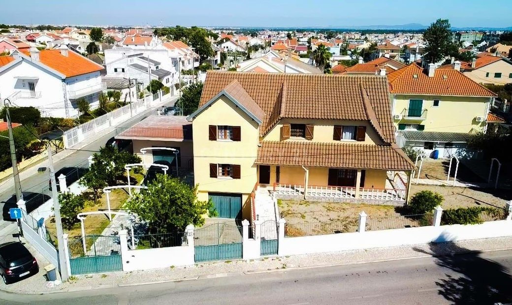 Villa Almada Portugal In Charneca De Caparica, Setubal, Portugal For
