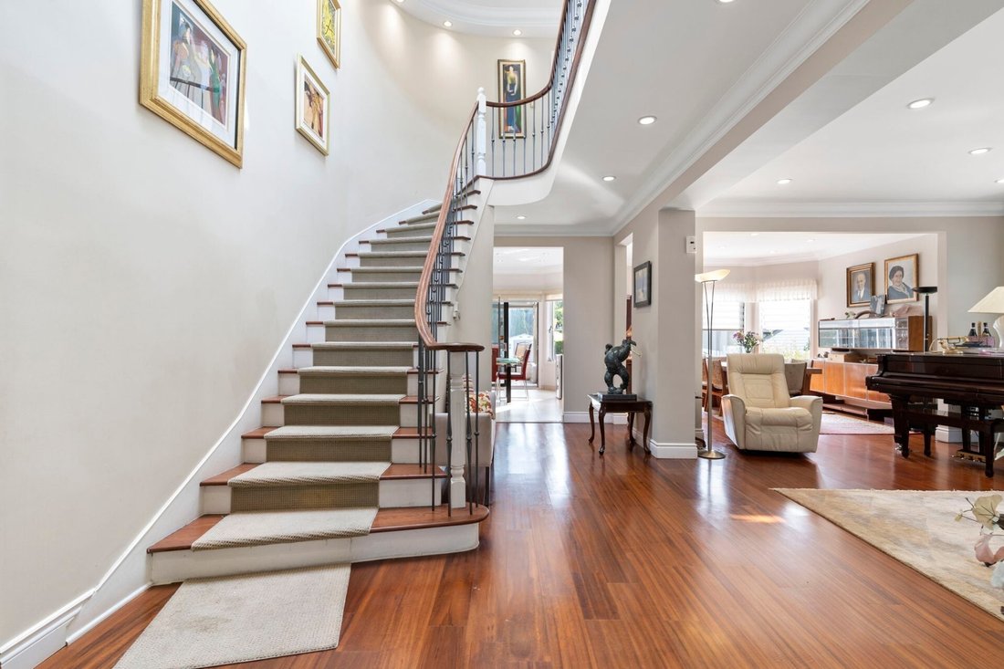 Spacious Home Perfectly Situated On In Dollard Des Ormeaux, Quebec