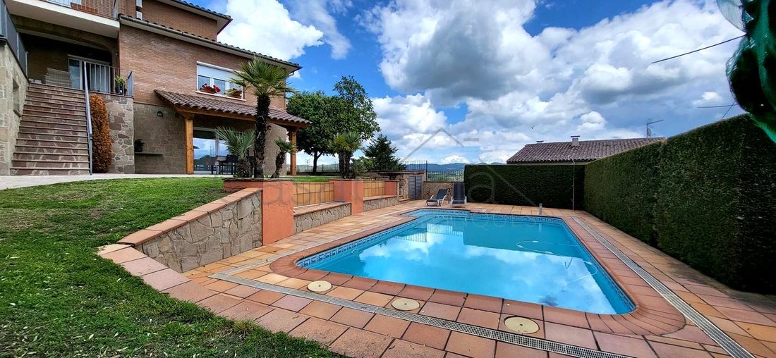 Chalet in Olost, Catalonia, Spain 1 - 14748614