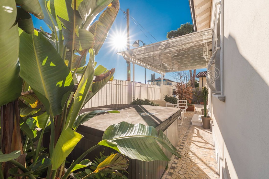 Villa in Center, Forte dei Marmi, Tuscany 2 - 14747986