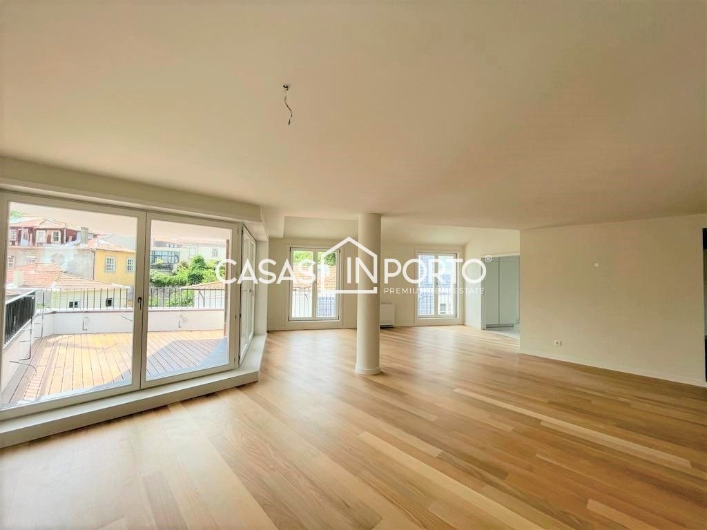Apartment in Cedofeita, Santo Ildefonso, Se, Miragaia, Sao Nicolau e Vitoria, Porto District, Portugal 2 - 14746128
