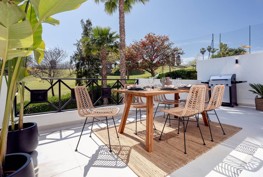 Apartment, Estepona In Estepona, Andalusia, Spain For Sale (14745505)