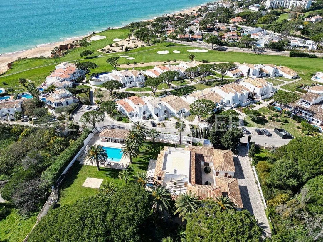 Villa in Vale do Lobo, Almancil, Portugal 3 - 14745186