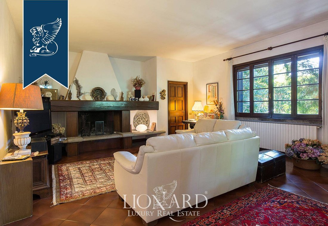 Villa in Somma Lombardo, Lombardy, Italy 4 - 14748230