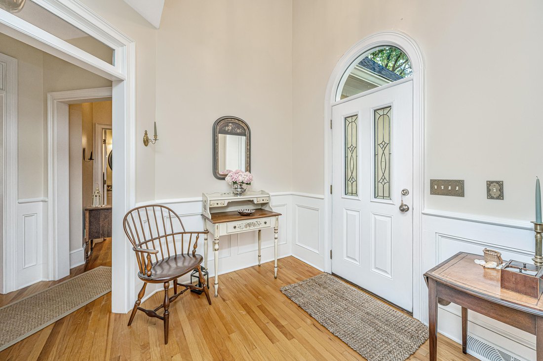 Classic Coastal Home On In Mount Pleasant, South Carolina, United