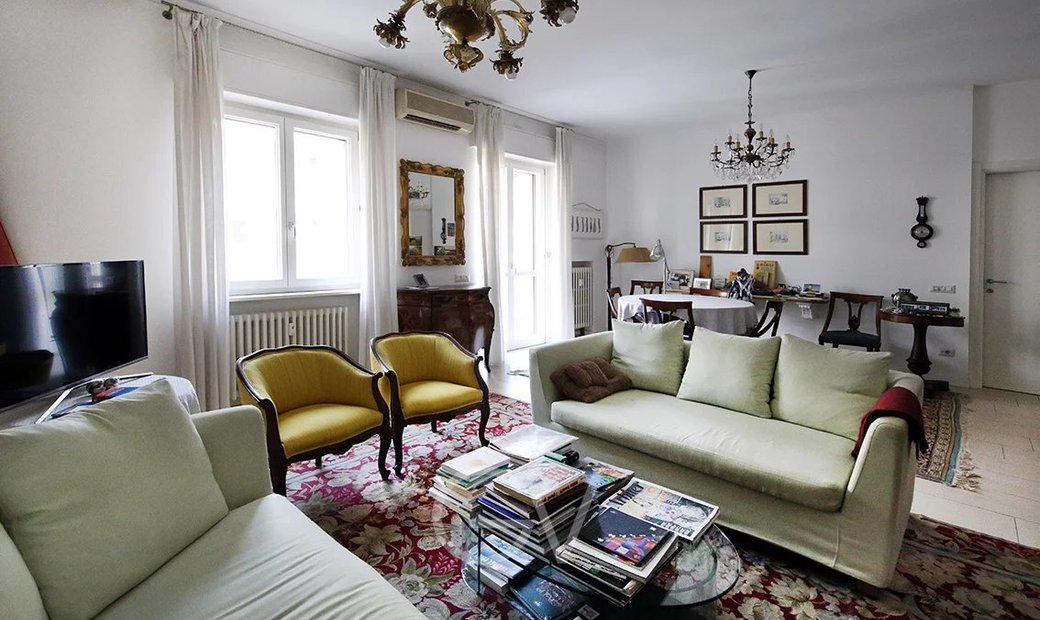 Elegant Apartment A Few Steps From Arco Della Pace In Milan, Lombardy