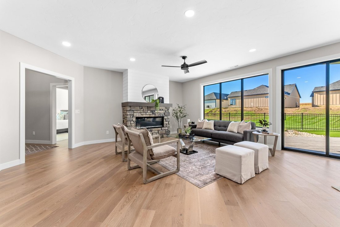 4 Bedrooms Single Family Attached In Sioux Falls, South Dakota, United