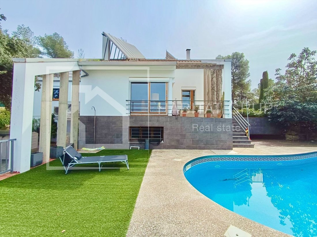 Chalet in Girona, Catalonia, Spain 1 - 14748718