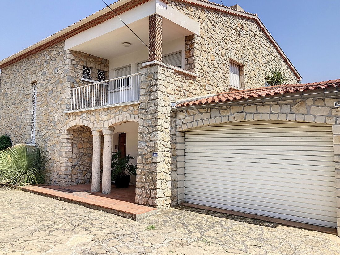 Apartment In Bandol, Provence Alpes Côte D'azur, France For Sale (14748791)