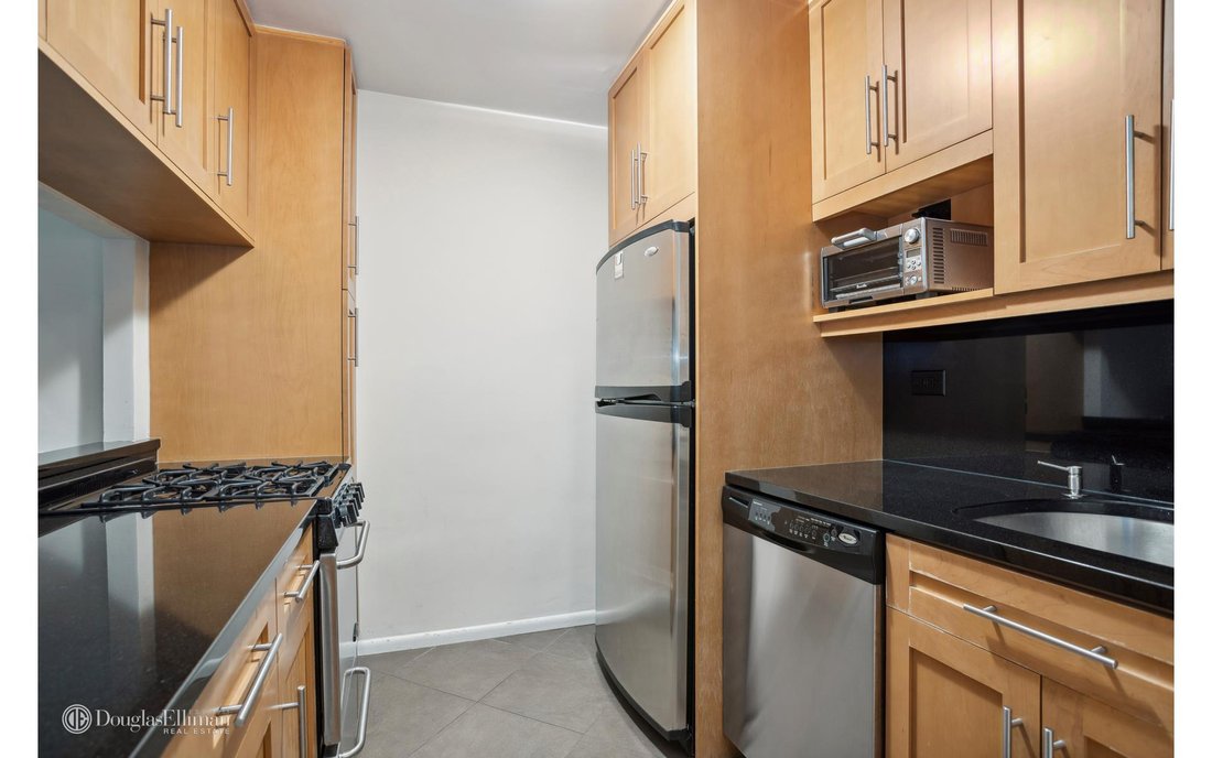 Coop New York In New York, New York, United States For Sale (14750319)