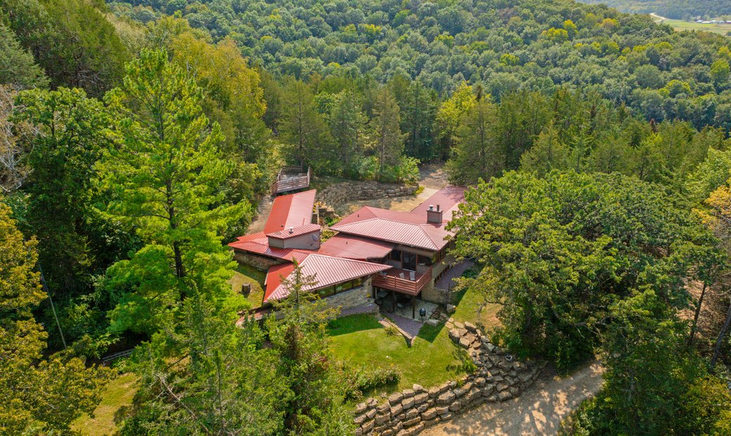Contemporary And Timeless In Spring Green, Wisconsin, United States For