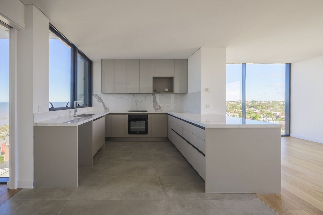 Apartment in Montevideo, Departamento de Montevideo, Uruguay 3 - 14753094