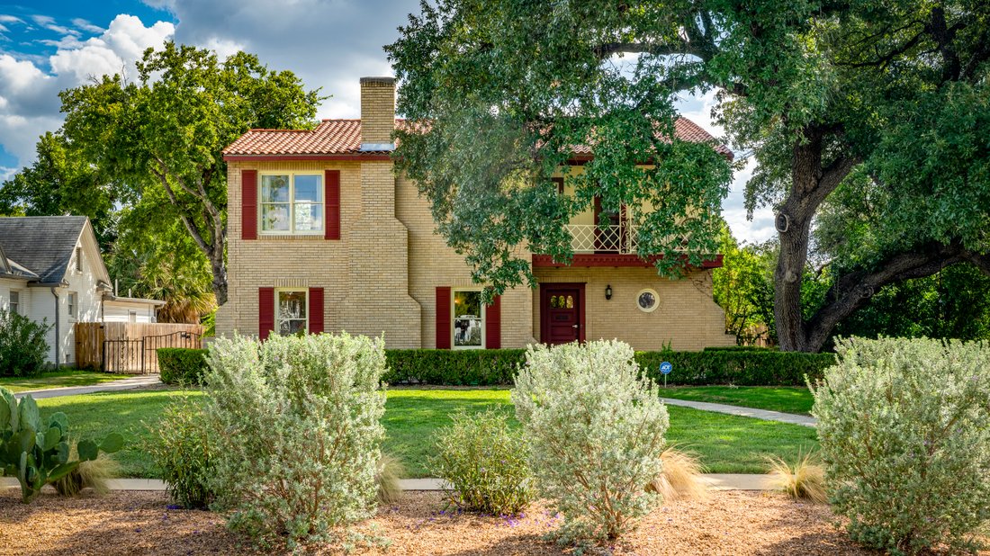 2112 West Gramercy Place, San Antonio, Tx In San Antonio, Texas, United