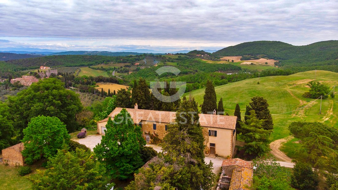 Estate in Montalcino, Tuscany, Italy 3 - 13637374
