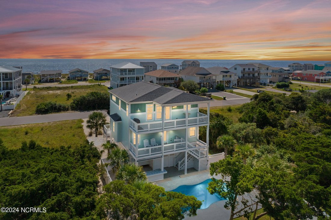 516 W Dolphin Drive, Oak Island, In Oak Island, North Carolina, United