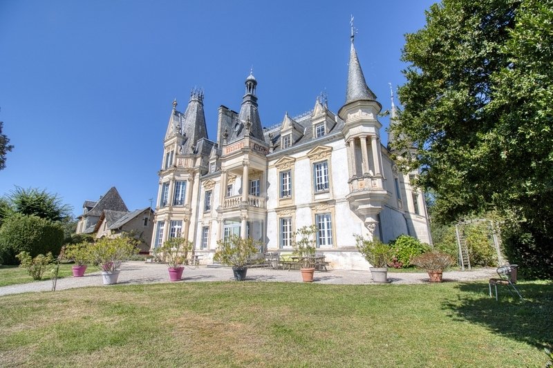 Château des Rêves Éternels: A Neo-Renaissance Masterpiece in Auvergne’s Emerald Heart