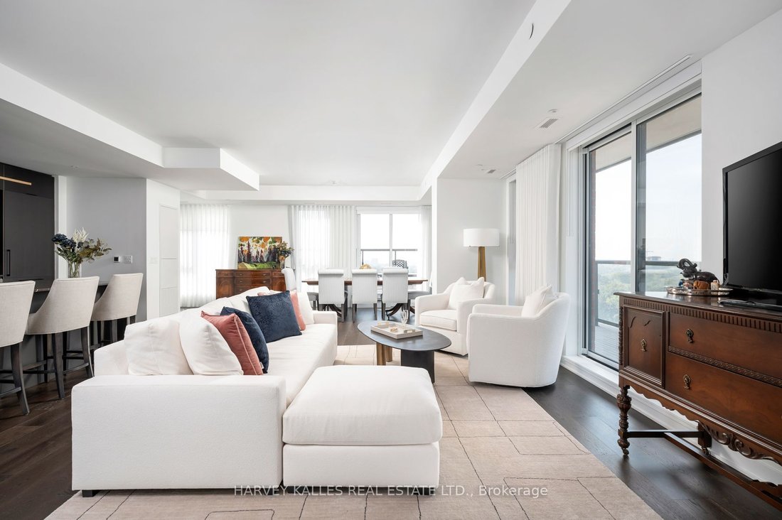 Unique And Stylish Space In St Clair Village In Toronto, Ontario