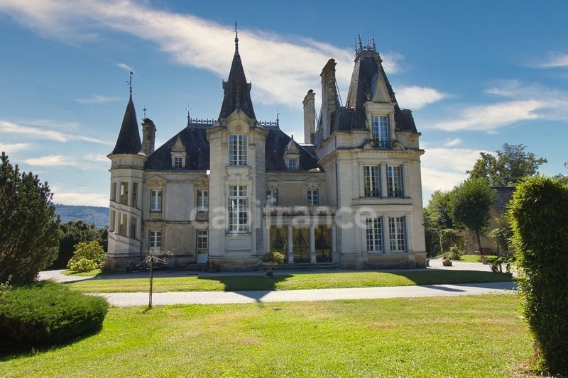 Château des Rêves Éternels: A Neo-Renaissance Masterpiece in Auvergne’s Emerald Heart