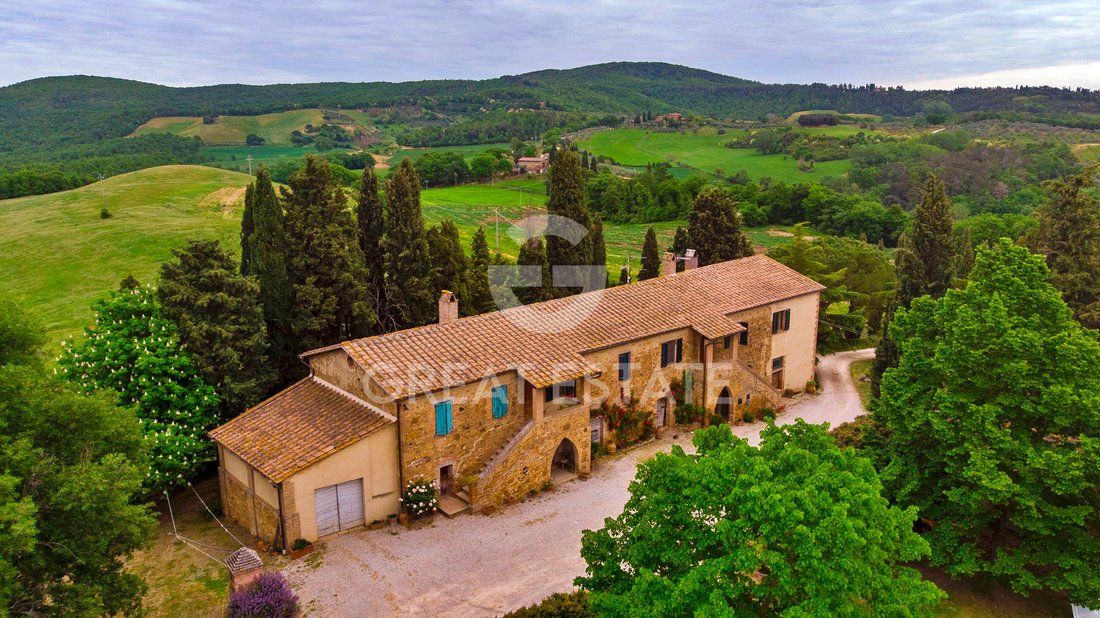 Estate in Montalcino, Tuscany, Italy 1 - 13637374