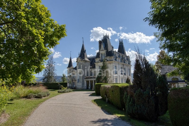 Château des Rêves Éternels: A Neo-Renaissance Masterpiece in Auvergne’s Emerald Heart