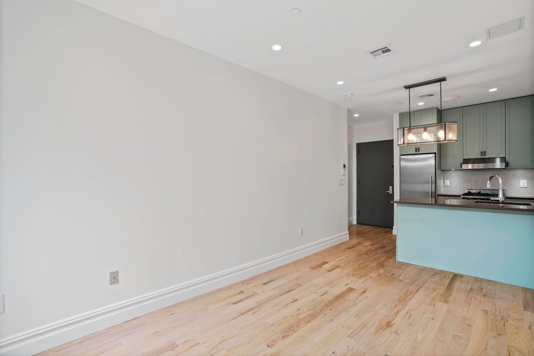449 Decatur Street In New York, New York, United States For Sale (14752147)