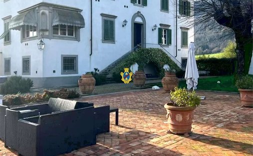 Villa in Dicomano, Tuscany, Italy 1