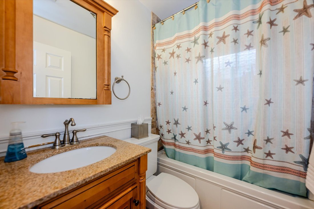 17 August Walk, Long Beach, Ny, 11561 In Long Beach, New York, United