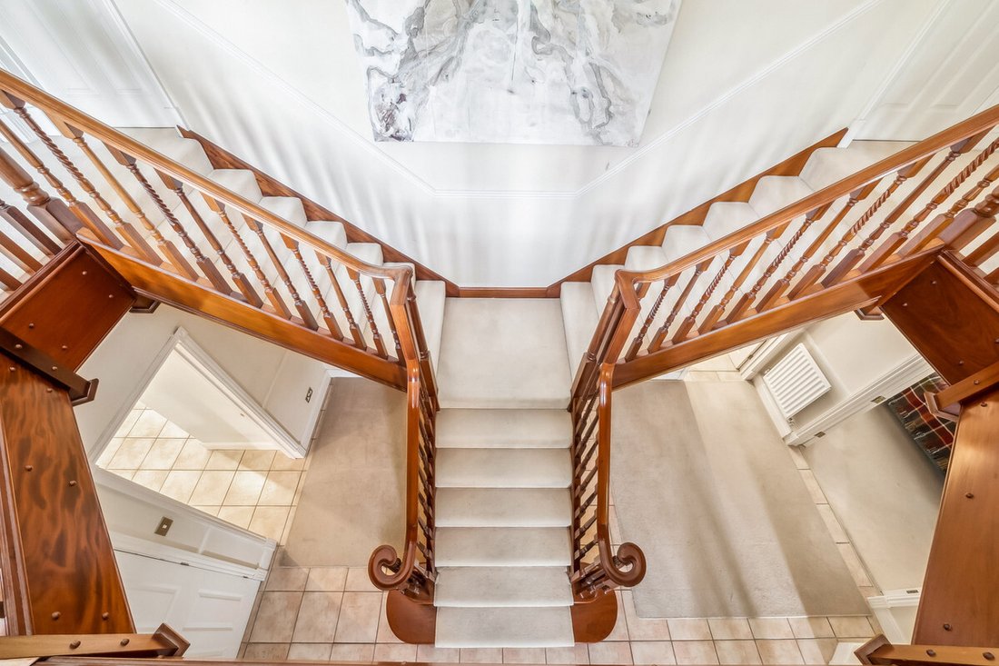 House in Fairmile, Elmbridge, England 5 - 14750981